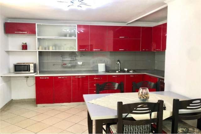 Tirane, jepet me qera Vile 1+1 Kati 1, 500 Euro (Rr Mustafa Matohiti - Rruga e Elbasanit, Shqipëri)