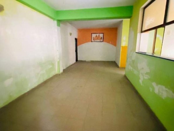 Tirane, jepet me qera Vile 3 Katshe Kati 4, 464 m² 1.800 Euro (Rr. Musa Agolli)