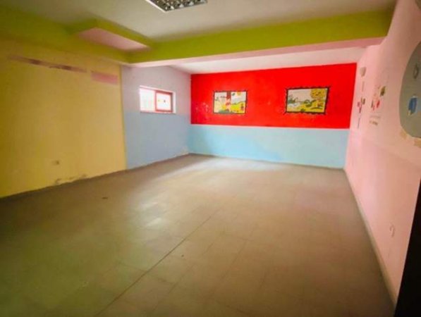 Tirane, jepet me qera Vile 3 Katshe Kati 4, 464 m² 1.800 Euro (Rr. Musa Agolli)
