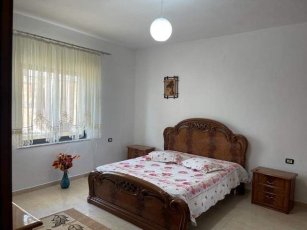 Tirane, jepet me qera Penthouse 2+1+A+BLK Kati 2, 100 m² 40.000 Leke (Rruga Zografet)