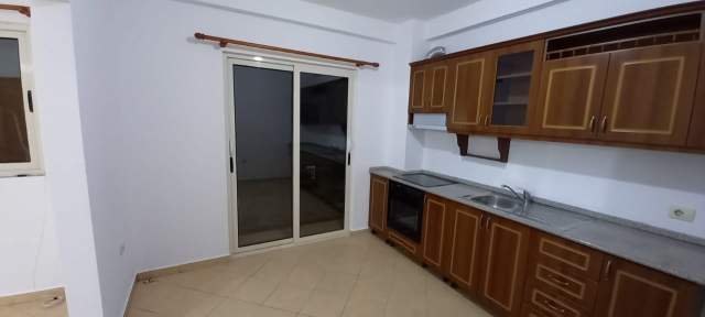 Tirane, jepet me qera apartament 2+1+A+BLK Kati 3, 116 m² 400 Euro (Kopshti Botanik)