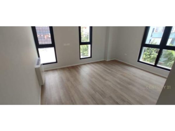 Tirane, shitet apartament 3+1 Kati 3, 119 m² 235.000 Euro (21 dhjetori)