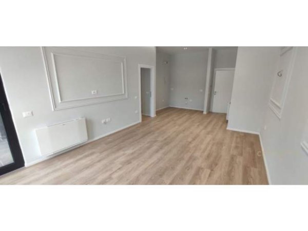 Tirane, shitet apartament 3+1 Kati 3, 119 m² 235.000 Euro (21 dhjetori)