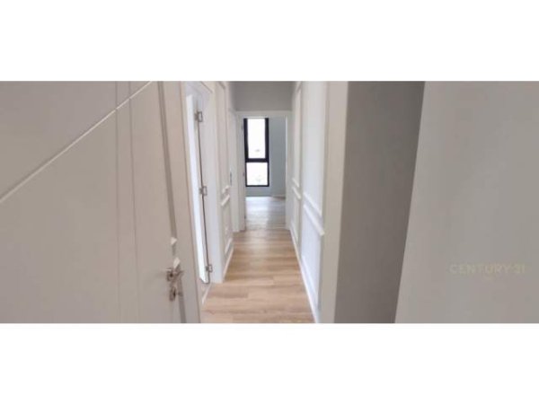 Tirane, shitet apartament 3+1 Kati 3, 119 m² 235.000 Euro (21 dhjetori)