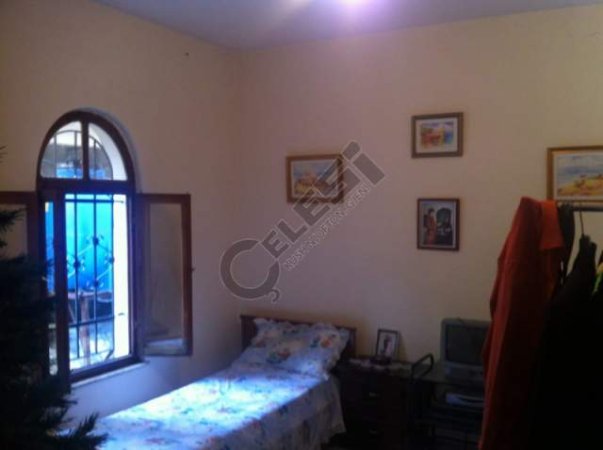 Tirane, jepet me qera 1+1 Kati 1, 80 m² 250 Euro (liqeni thate)