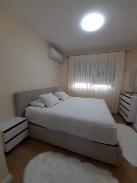 Tirane, jepet me qera apartament 2+1+A+BLK Kati 3, 80 m² 600 Euro (Sheshi Willson)