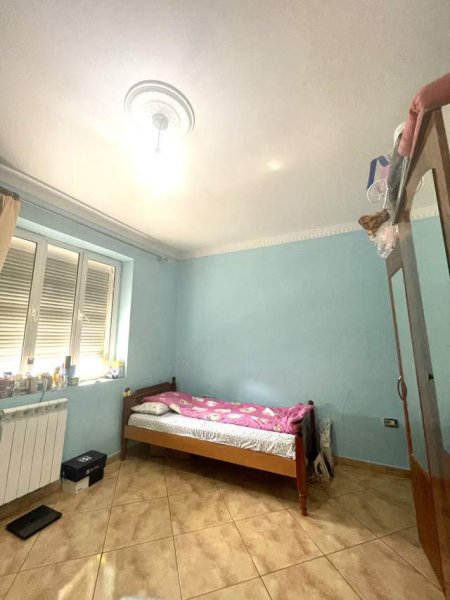 Tirane, ndarje qeraje apartament 2+1+BLK Kati 3, 120 m² 350 Euro (Bulevardi Zogu I)