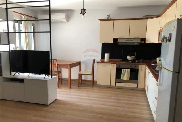 Tirane, shes apartament 1+1+BLK 69 m² 87.000 Euro (Pallati me Shigjeta)