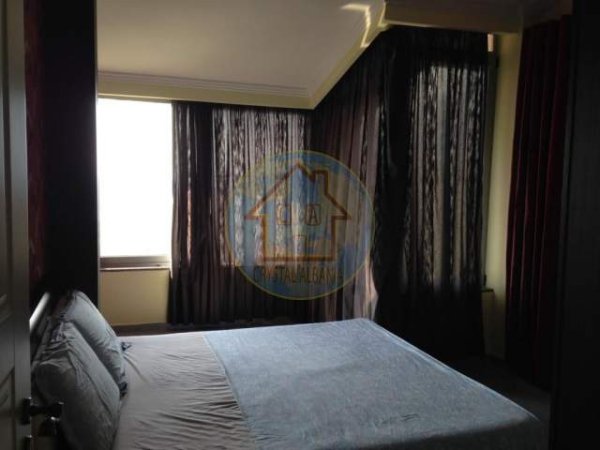 Dhermi, jepet me qera Vile 2+1+A Kati 3, 6.000 Euro (Drimadhe)