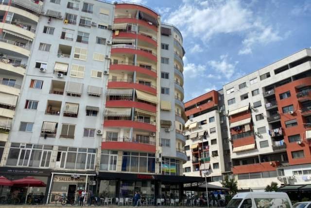 Tirane, shitet ambjent biznesi Kati -1, 500 m² 225.000 Euro (Astir)