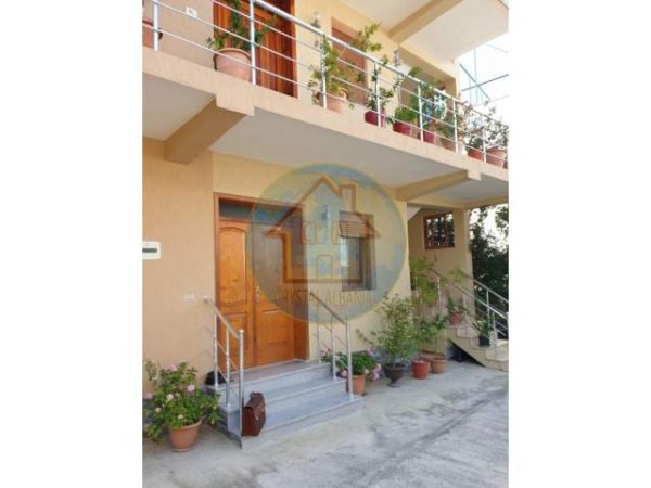 Tirane, jepet me qera shtepi 2+1 Kati 2, 100 m² 350 Euro (Vilat Amerikane)