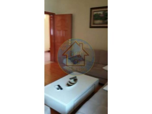 Tirane, jepet me qera shtepi 2+1 Kati 2, 100 m² 350 Euro (Vilat Amerikane)