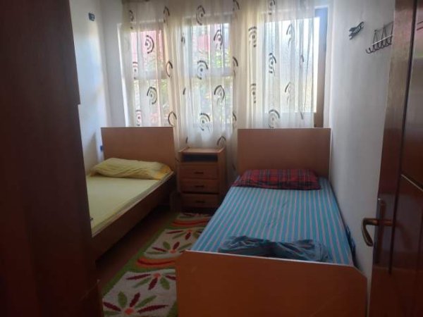 Durres, jepet me qera apartament 2+1 Kati 2, 100 m² 39.000 Leke (Fusha e Aviacionit)