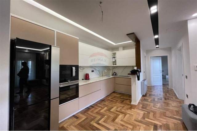 Tirane, shitet apartament 2+1+BLK 89 m² 140.000 Euro (DURRES)