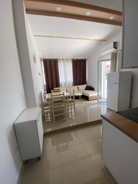 Tirane, jepet me qera apartament 1+1+A+BLK Kati 6, 65 m² 350 Euro (Bill Klinton)