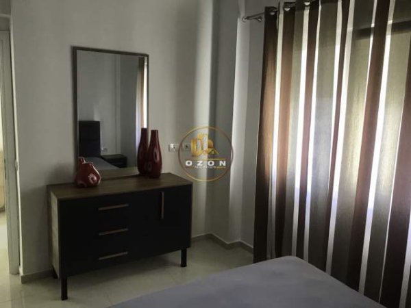 Tirane, jepet me qera apartament 1+1+BLK Kati 4, 66 m² 400 Euro (Komuna e Parisit)