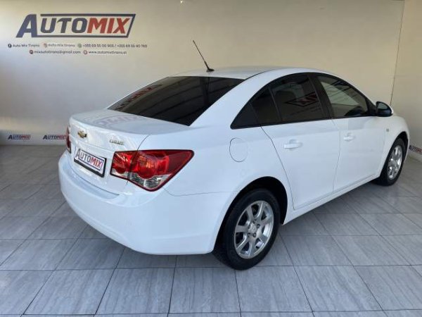 Tirane, shes makine Chevrolet cruze Viti 2013, 7.700 Euro