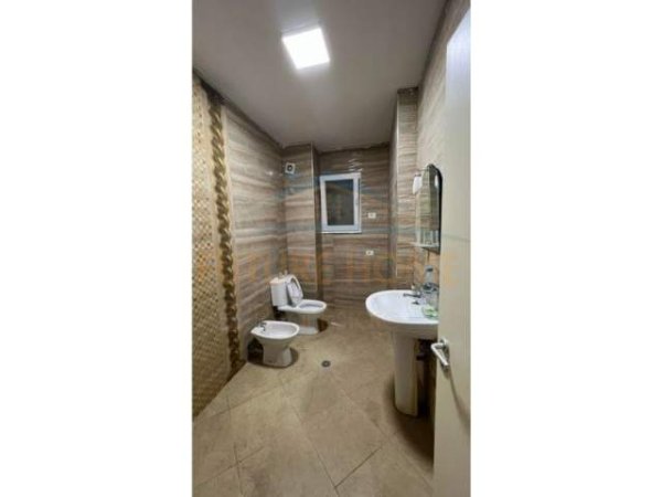 Tirane, jepet me qera apartament 2+1+BLK Kati 2, 109 m² 350 Euro