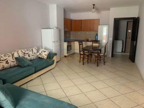 Tirane, jepet me qera apartament Kati 1, 94 m² 250 Euro
