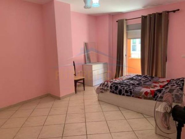 Tirane, jepet me qera apartament Kati 1, 94 m² 250 Euro