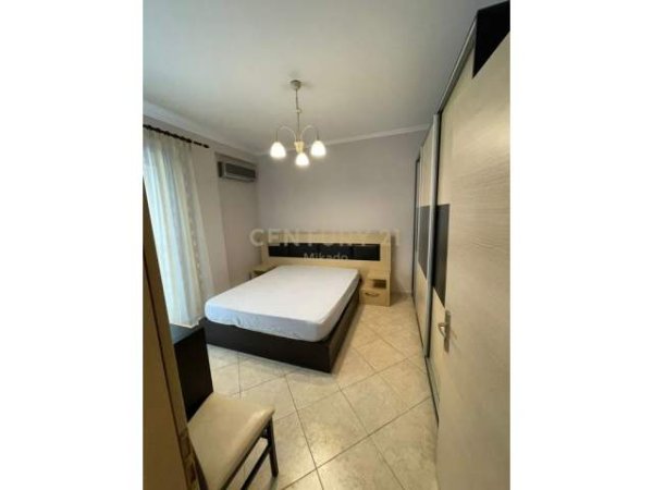 Tirane, jepet me qera apartament 1+1+BLK Kati 3, 60 m² 400 Euro (Bill Klinton)