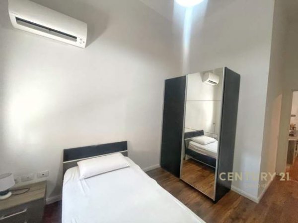 Tirane, jepet me qera apartament 2+1 Kati 8, 100 m² 800 Euro (zogu i zi)