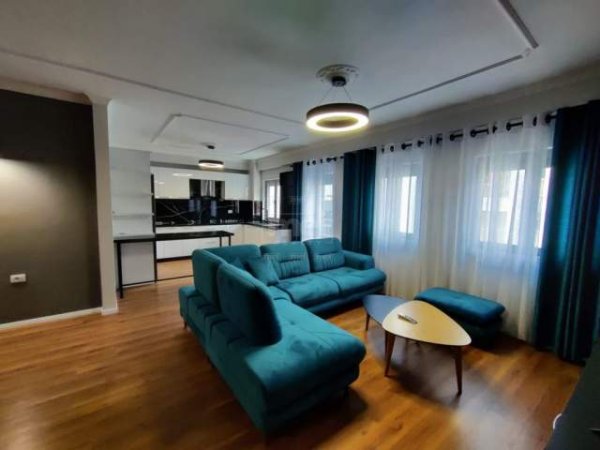 Tirane, jepet me qera apartament 120 m² 550 Euro (Selite)