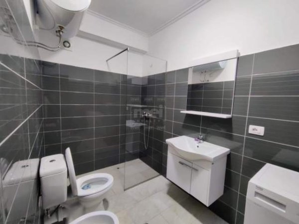 Tirane, jepet me qera apartament 120 m² 550 Euro (Selite)