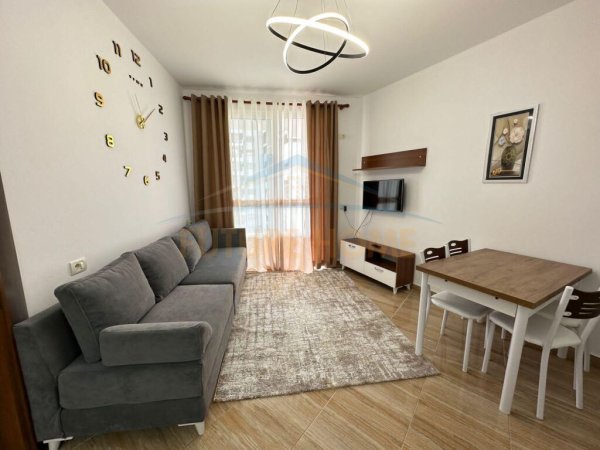 Jepet apartamenti 1+1 ne Astir