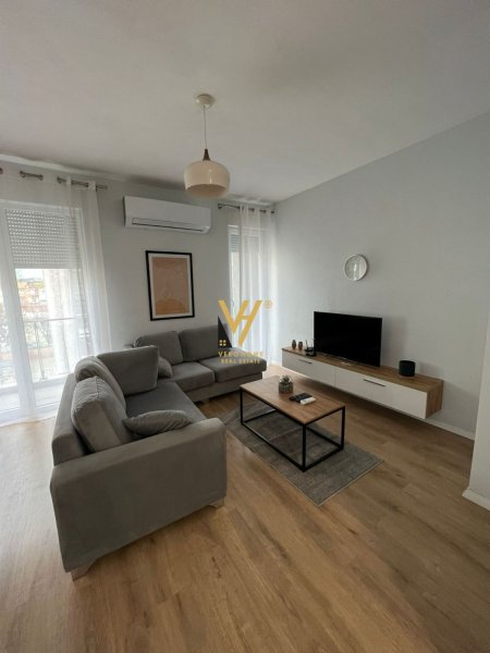 JEPET APARTAMENT 2+1+2 ME QERA TE RRUGA DRITAN HOXHA 800 EURO