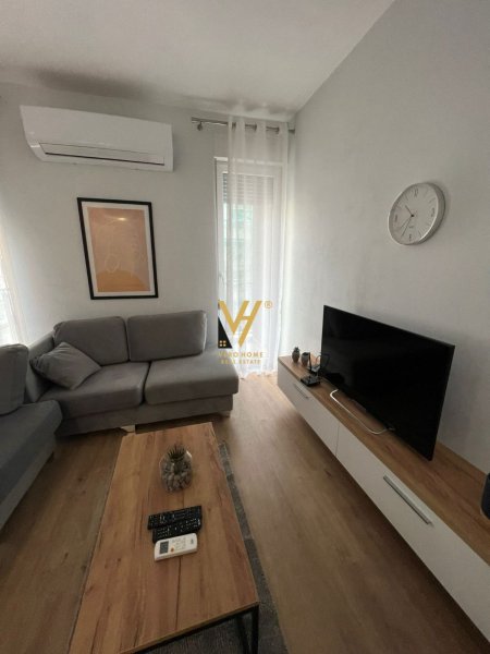 JEPET APARTAMENT 2+1+2 ME QERA TE RRUGA DRITAN HOXHA 800 EURO