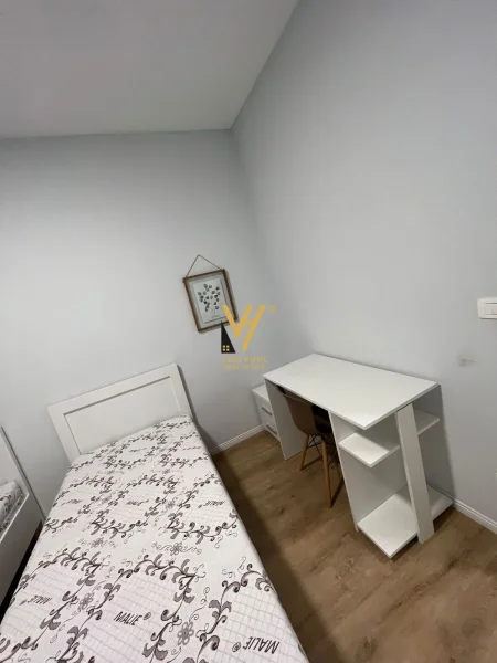 JEPET APARTAMENT 2+1+2 ME QERA TE RRUGA DRITAN HOXHA 800 EURO