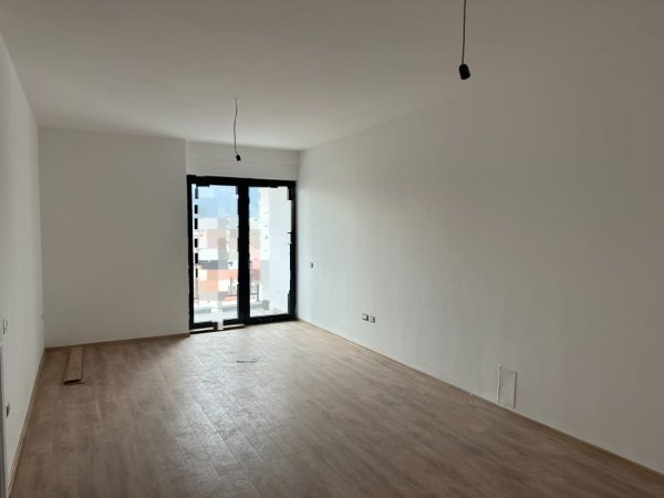 Apartament/ Zyre Me Qera 2+1 Tek Kompleksi Arlis, Farmacia 10 (ID B220704) Tirane.