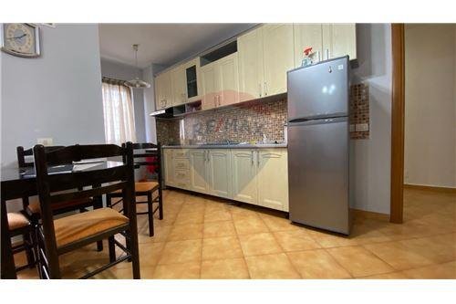 Jepet me qira apartament 1+1 tek Rruga e Dibres