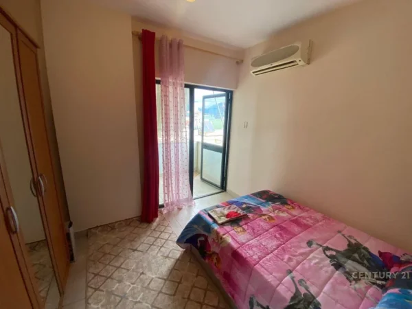 Jepet Apartament me qira, ne Bllok!!