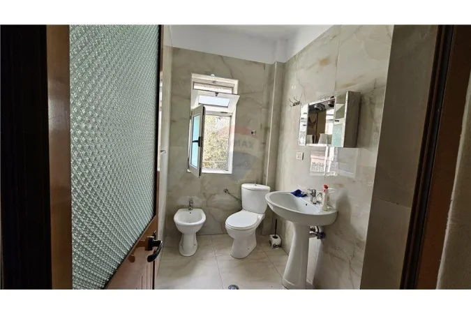 Apartament ne shitje 1+1 tek Xhamia e Tabakeve