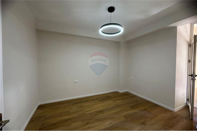 Apartament 1+1 ne shitje ne Astir, te Bulevardi Migjeni, prane Kompleksit Molla.