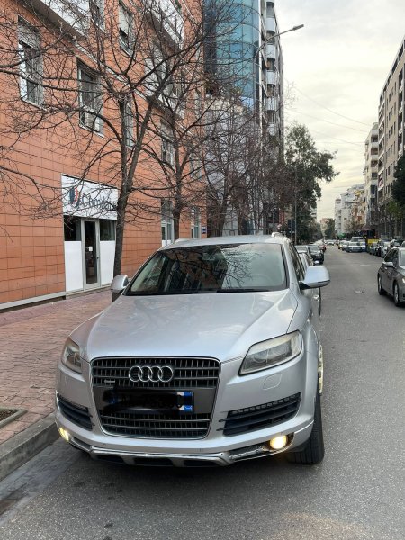 Shitet Audi Q7 S Line Quattro