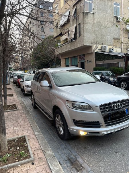 Shitet Audi Q7 S Line Quattro