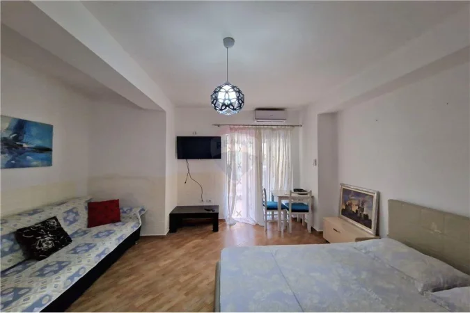 Garsonire me qera afatgjate tek Univers,Vlore!