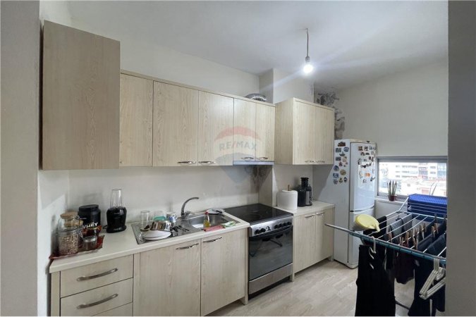 Shitet apartament 2+1 ne Astir