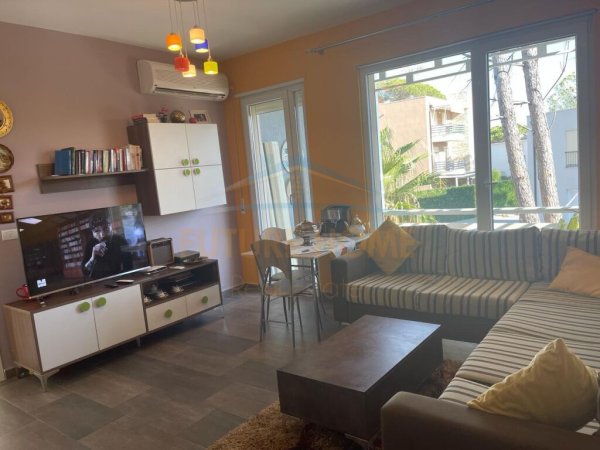 Shitet, Apartament 2+1, Gjiri i Lalzit, Durres  VO37828