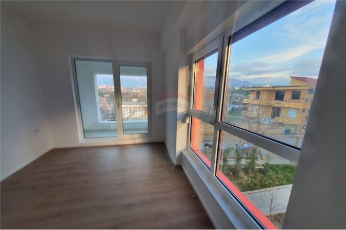 Jepet apartament 2+1 ne Mangalem 450euro