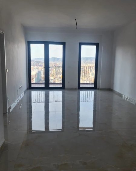 Shitet Super Apartament 3+1+2+Garazh tek Tirana Garden Building