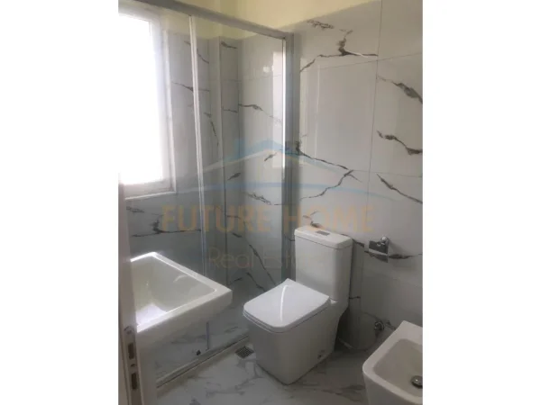 Shitet , Apartament 1+1 , Rruga e Dibres , Tirane