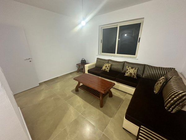 Apartament 2+1 Per Shitje, Shkolla E Bashkuar- 105.000 €