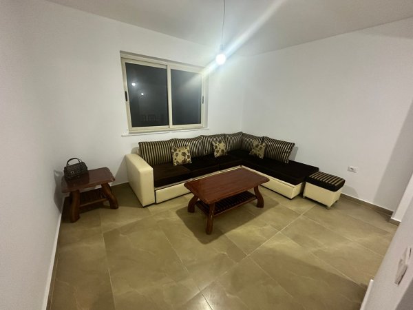 Apartament 2+1 Per Shitje, Shkolla E Bashkuar- 105.000 €