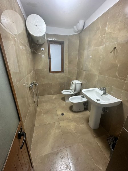 Apartament 2+1 Per Shitje, Shkolla E Bashkuar- 105.000 €