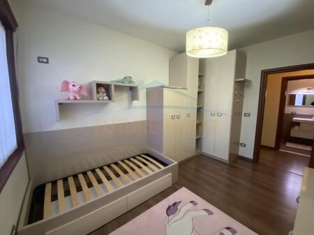 Tirane, shitet apartament 2+1 Kati 8, 88 m² 135.000 Euro (UNAZA E RE)