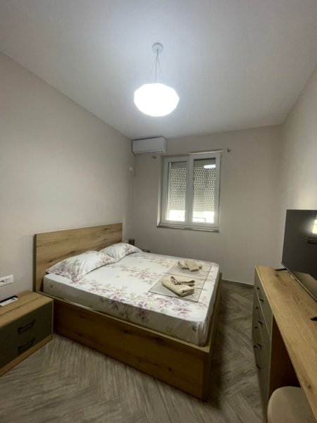 SHITET Apartament 2+1 
📍Adresa: Rruga e Durresit